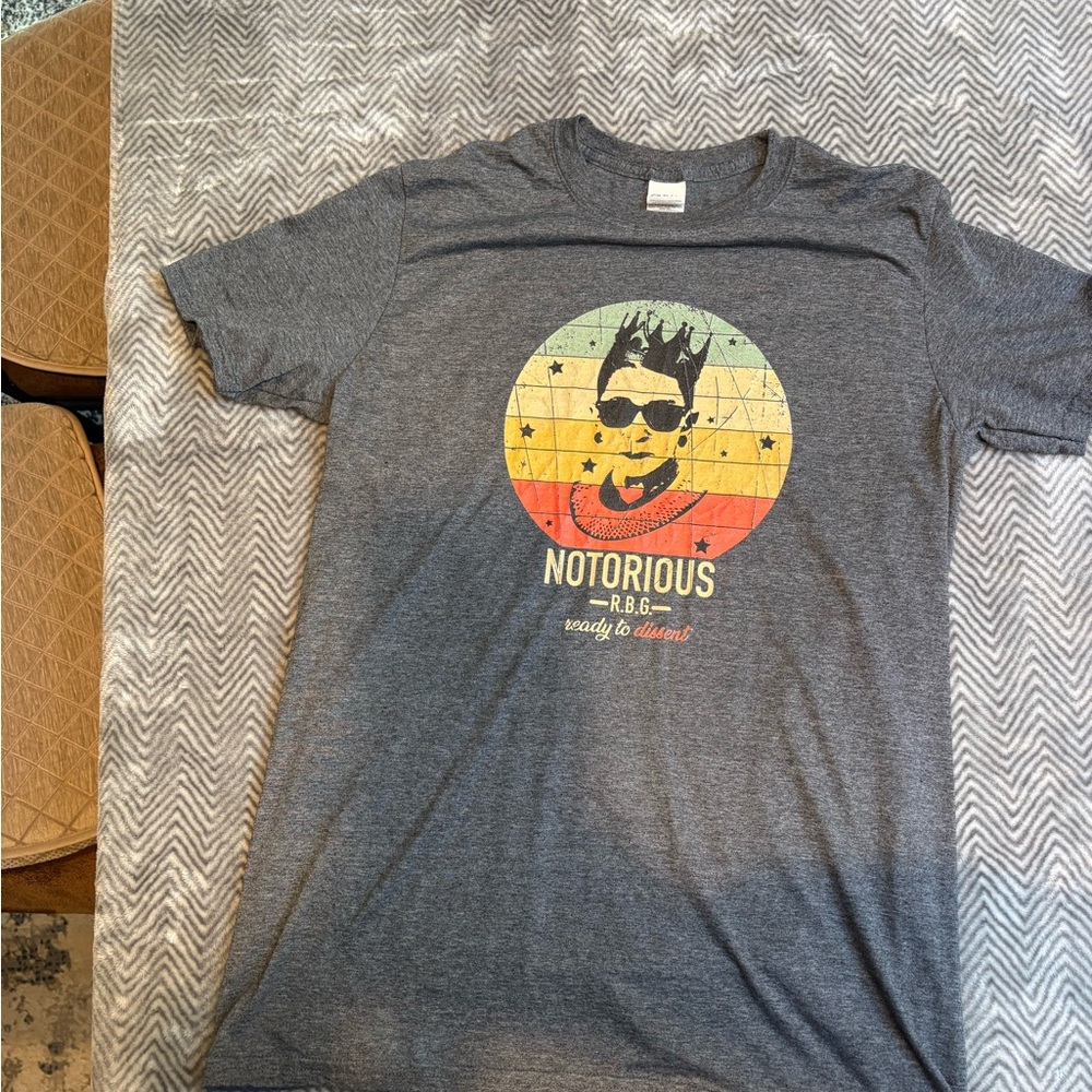Gildan Charcoal Graphic Tee with Retro Design